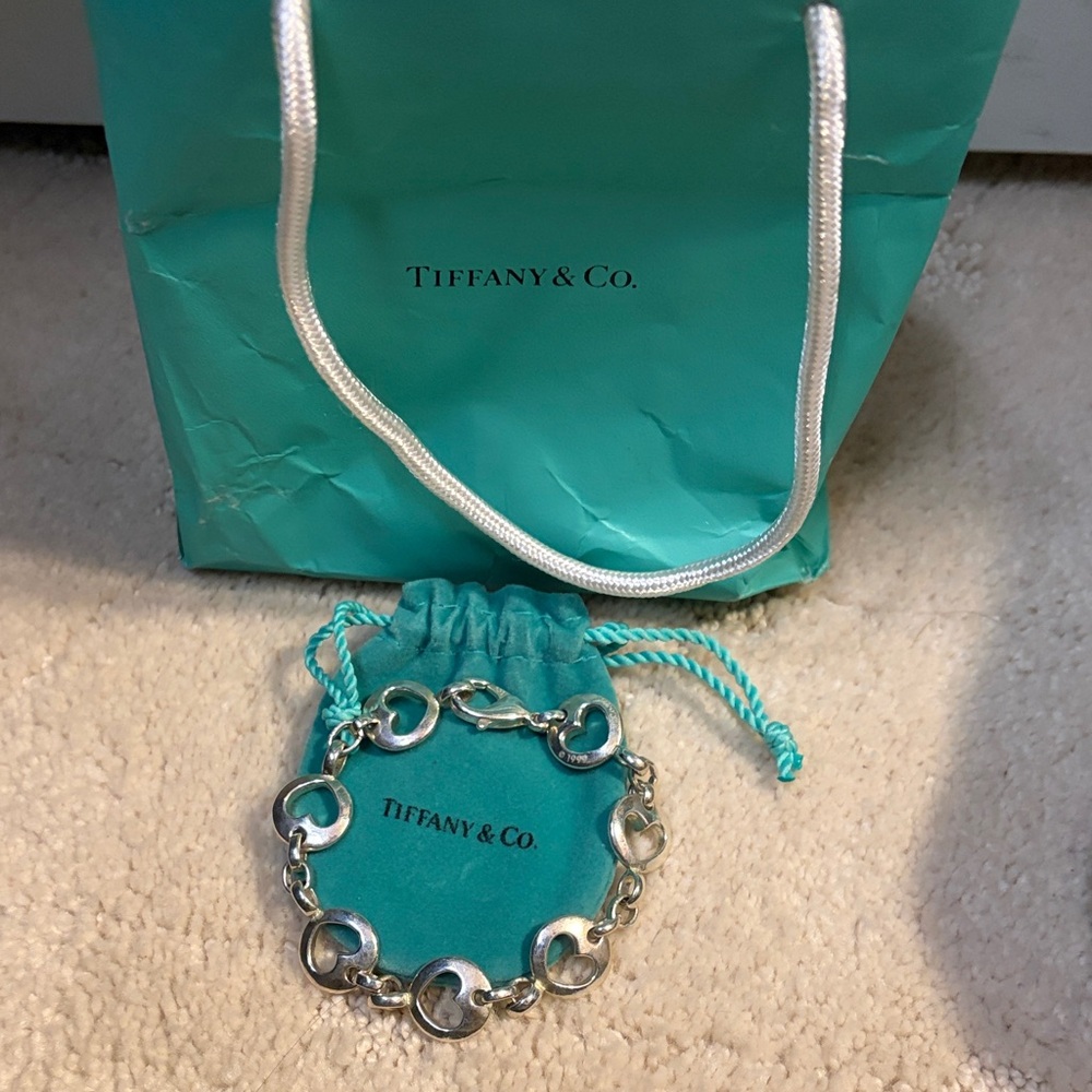 New Authentic Vinatge RARE Tiffany & Co. Silver Open Heart Bracelet 925 1999